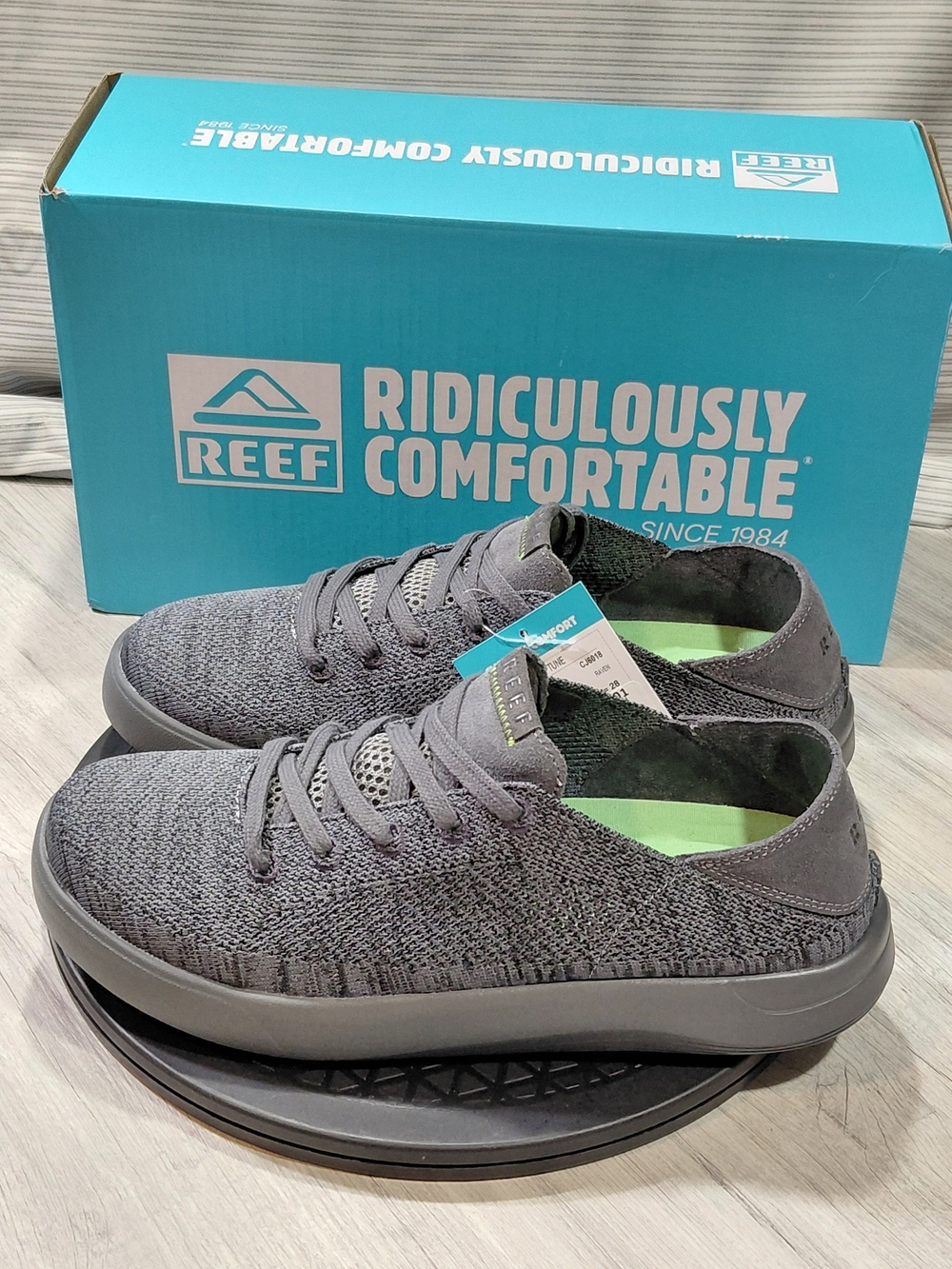 NWT Reef Mens Swell Sole Neptune Stretch Knit Sneakers Gray Fold Down Heel M10